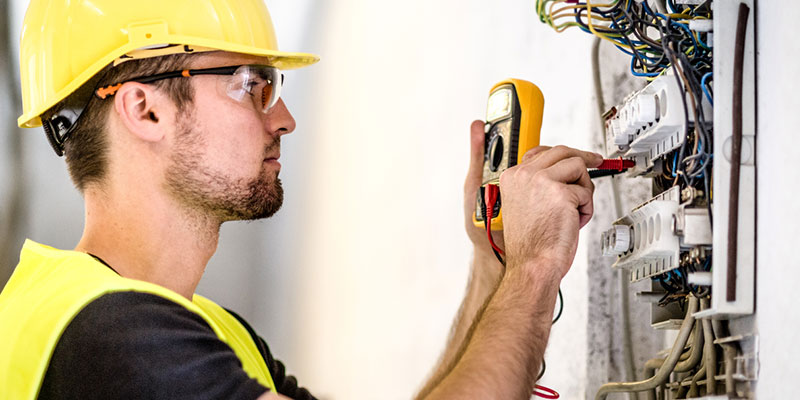 3 Signs You Need Electrical Repair Services